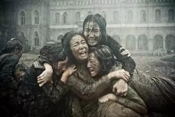 *京大南***杀屠**幸存者真实回忆:我躺尸体堆里装死,一声不吭挨了5刀