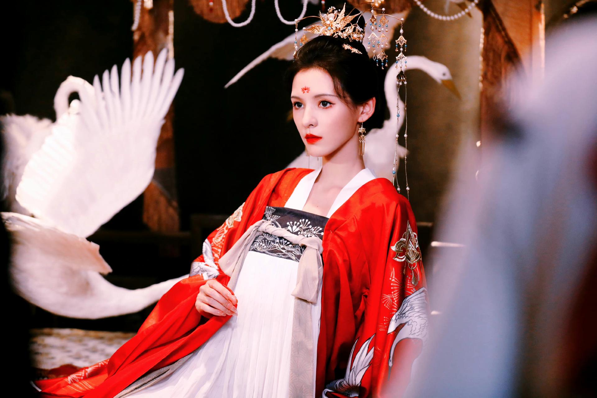 一件虚拟时装卖2千？魔兽玩家让元宇宙衣服大火，长这样你会买吗