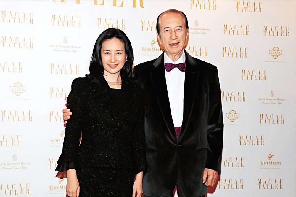 李嘉欣何超琼最近消息,何超琼梁安琪李嘉欣