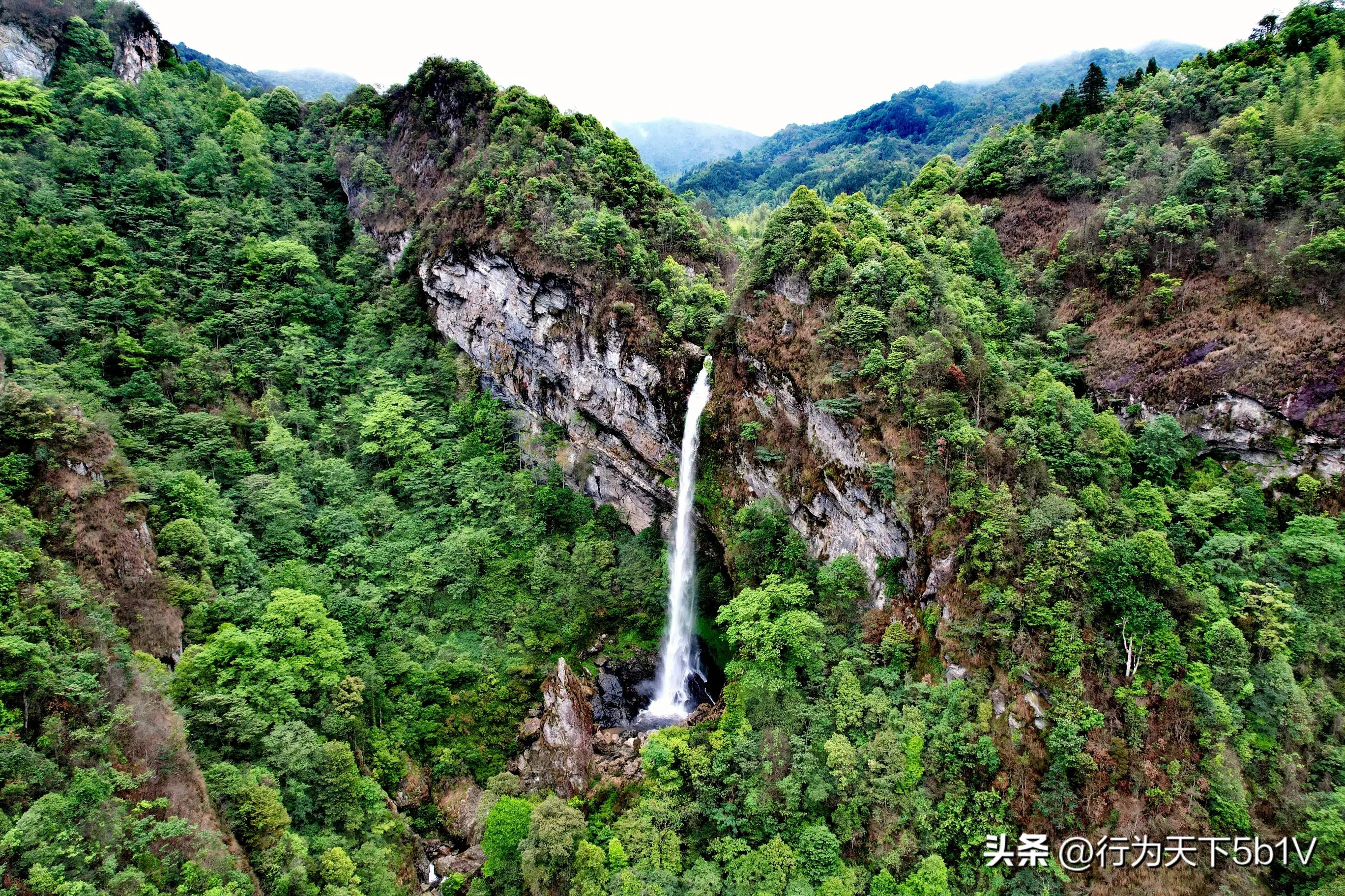【探秘宛田红滩瀑布溯溪梦江吉翁瀑布】穿越花坪神秘风景线