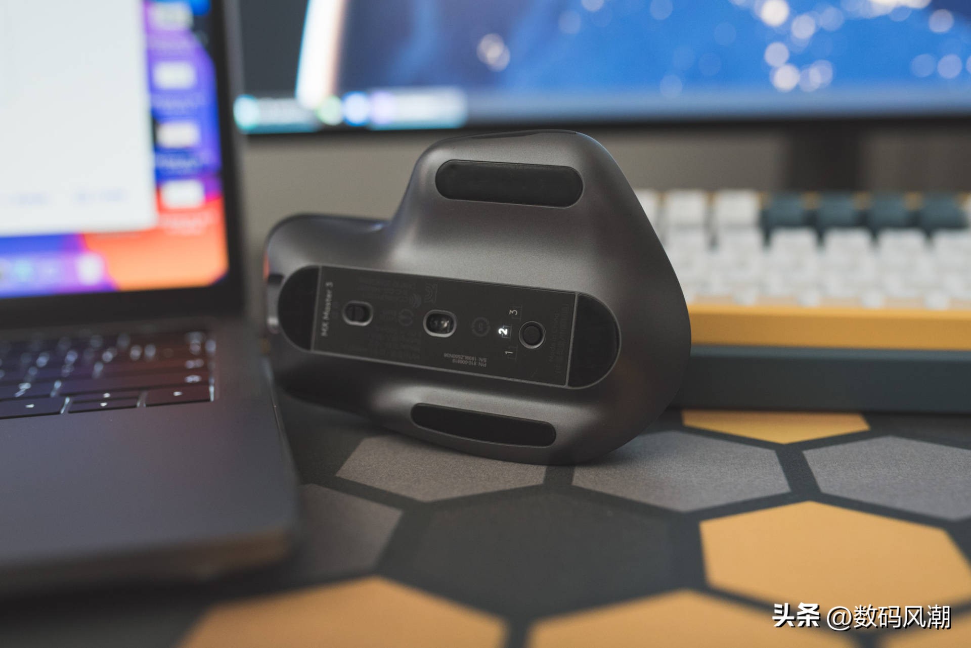 晒出心目中的桌搭工作台，十件新老数码单品，总有一件你会想入手