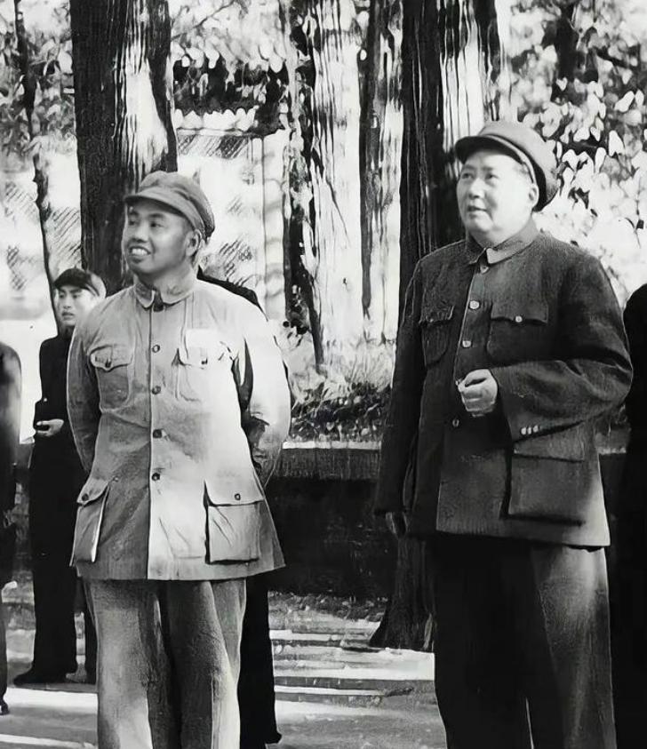 52年毛主席游孔庙，饶有兴致地抛出问题：有人知道孔子是姓什么？