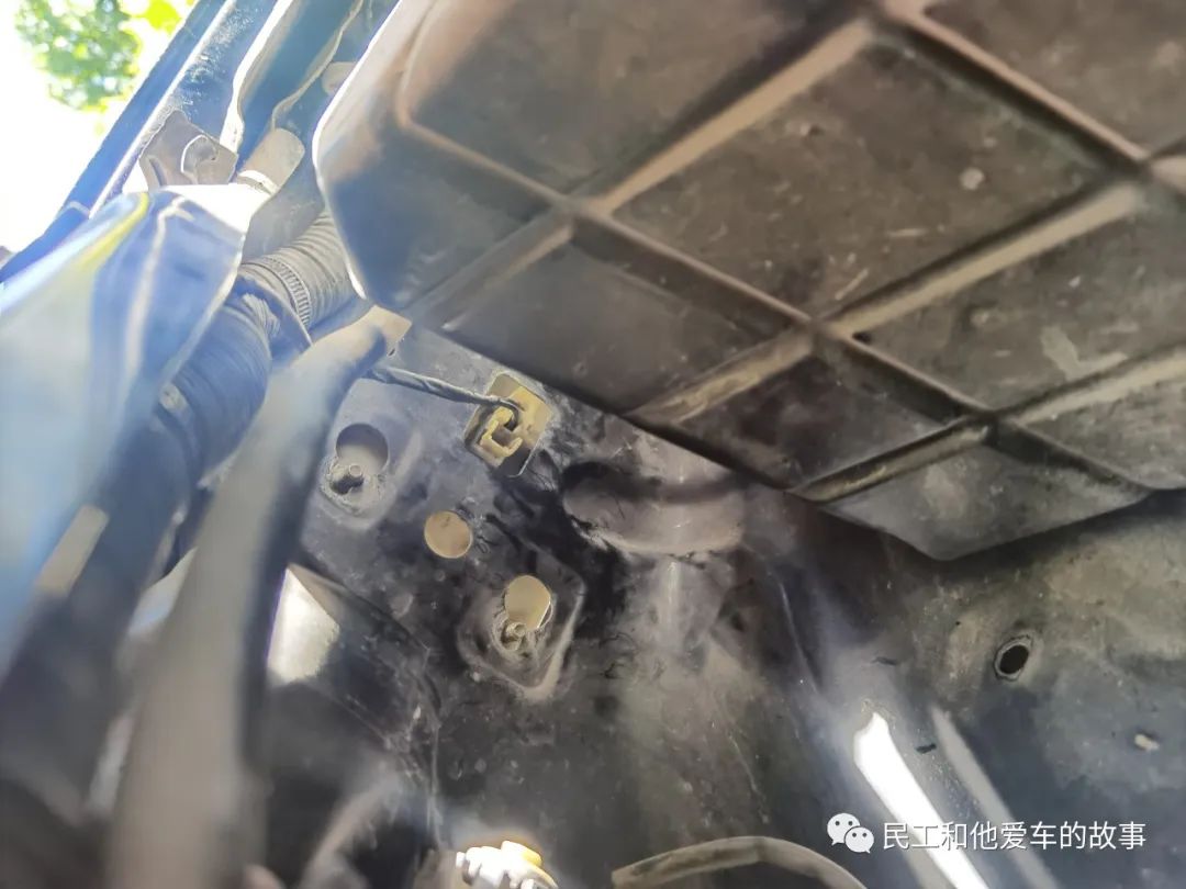 DIY给哈弗H5换个玻璃水壶电机，配件费10元，半个小时搞定。