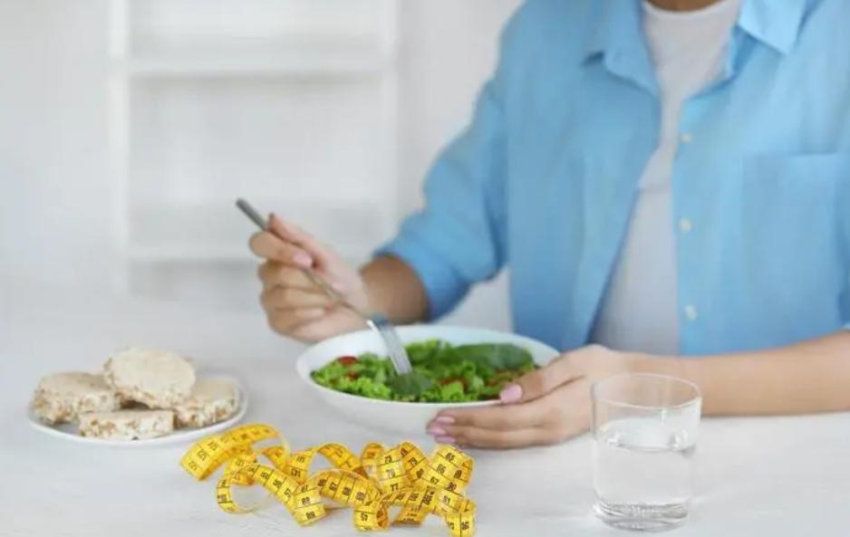 脖子上和腋下的小肉粒是什么原因,颈部和腋窝有小肉粒怎么消除