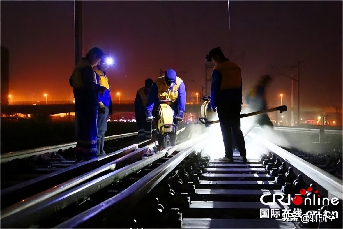 坐动车还是坐飞机划算,坐飞机还是坐高铁