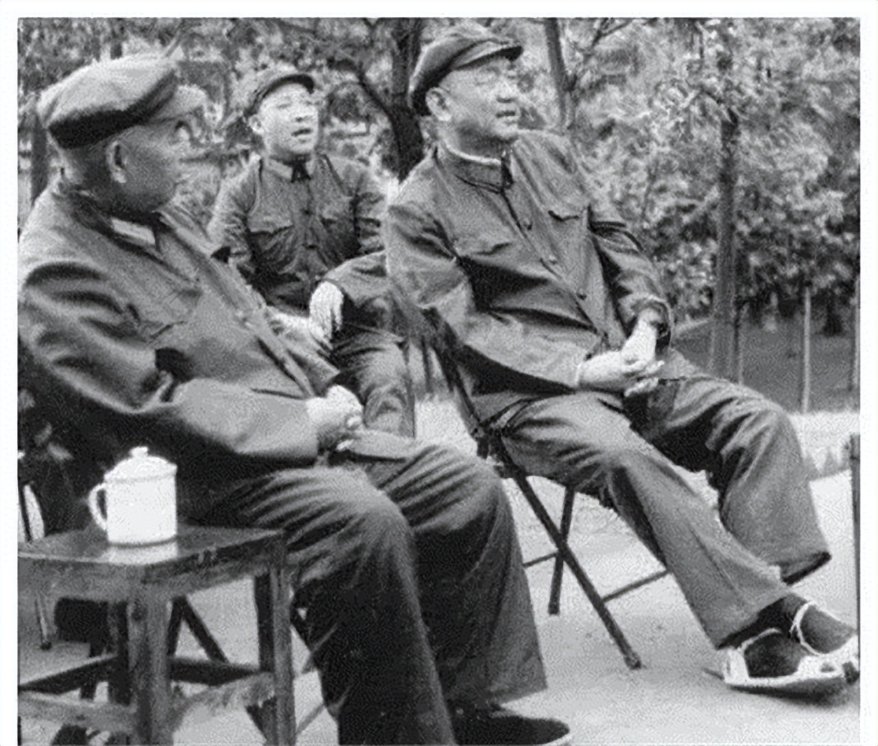 73年，尤太忠给*小平邓**送去5条中华烟，*小平邓**：你还敢来看我？