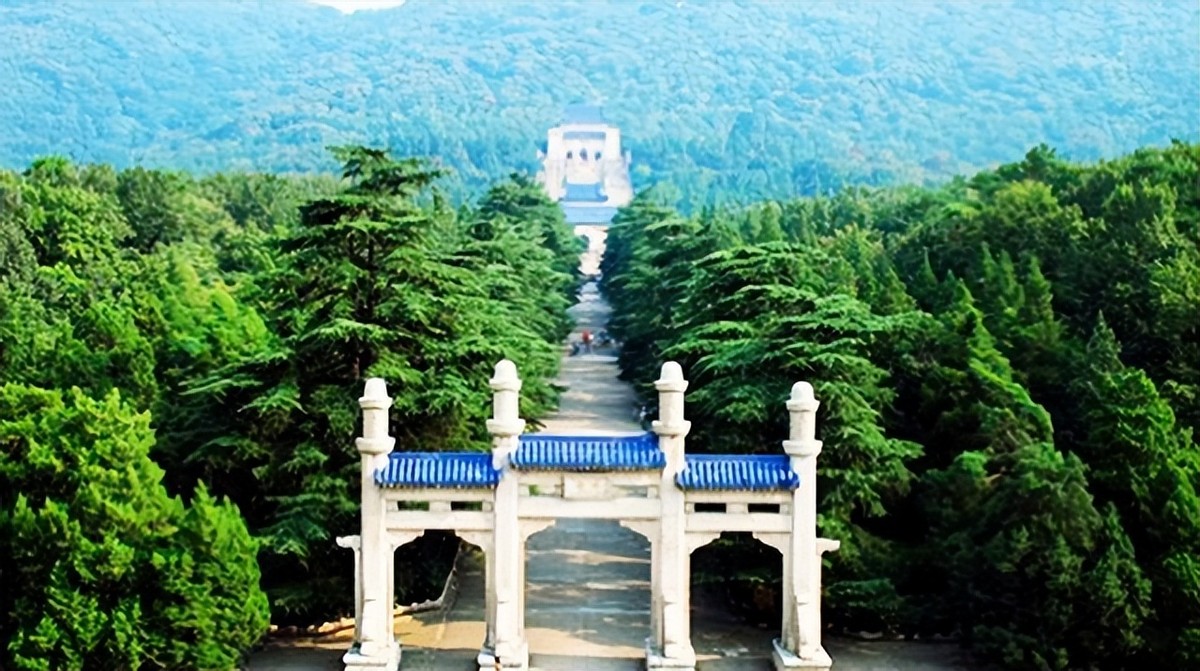 权力与法统——中山先生的“国葬”与“*党**葬”