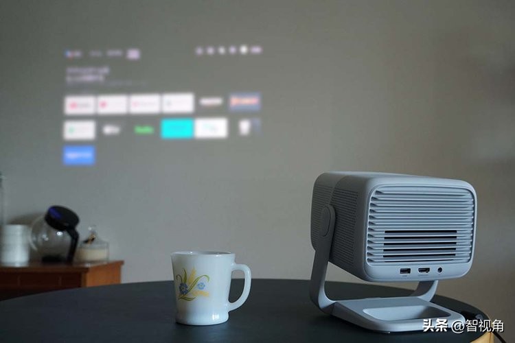 想代替电视使用！JMGO智能投影“N1”可以在家里任何地方显示