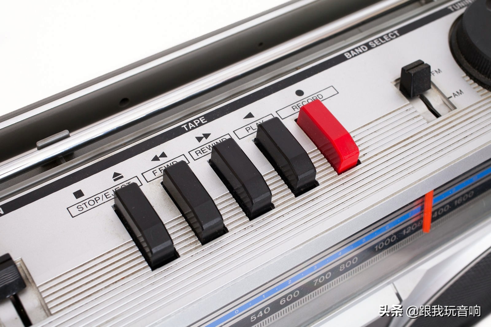 三洋SANYOM9705单卡四喇叭便携式立体声收录机