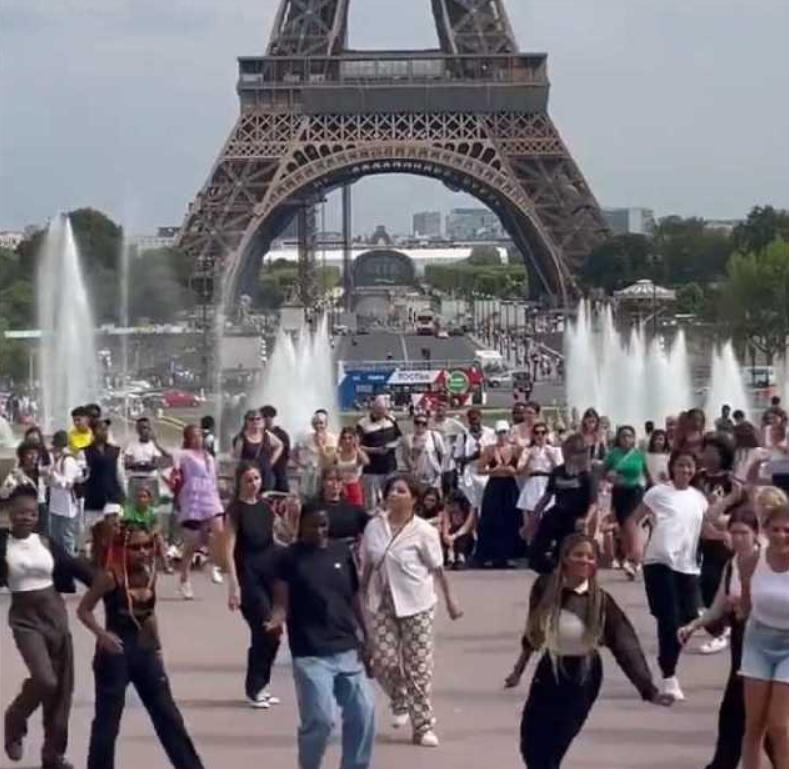 世界杯！法国队晒照片火了球迷：清一色的黑人，以为是非洲队