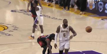 nba詹姆斯最新比赛记录,nba詹姆斯今日比赛集锦