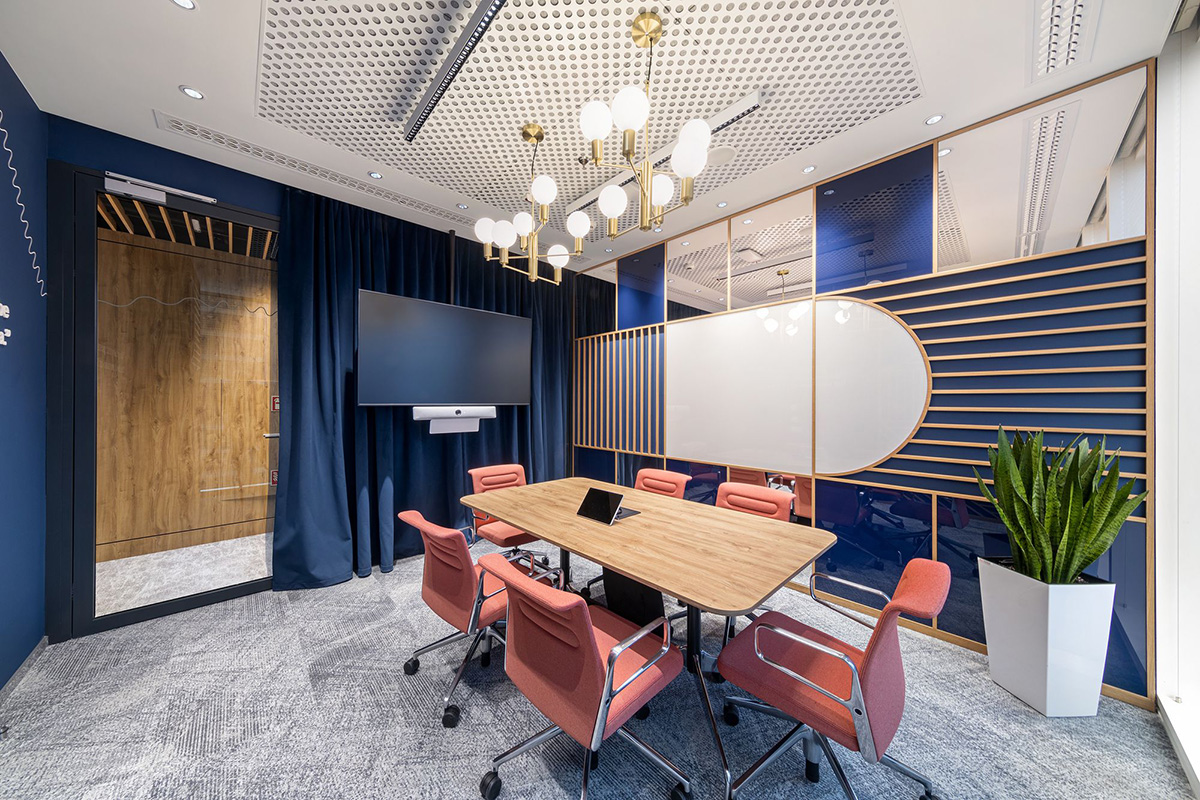 高端定制混合多元生物制药Moderna华沙办公室设计