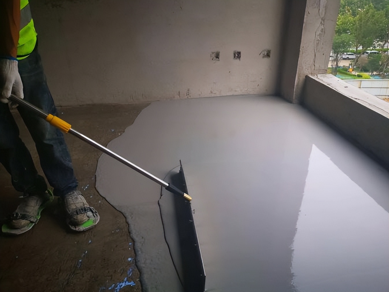 室内石膏基自流平砂浆,石膏基自流平砂浆有哪些缺点