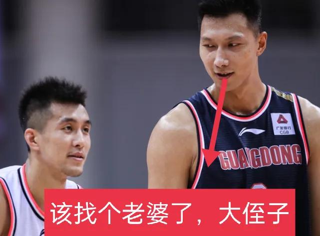 杨鸣为郭艾伦庆生,杨鸣和郭艾伦感情有多好