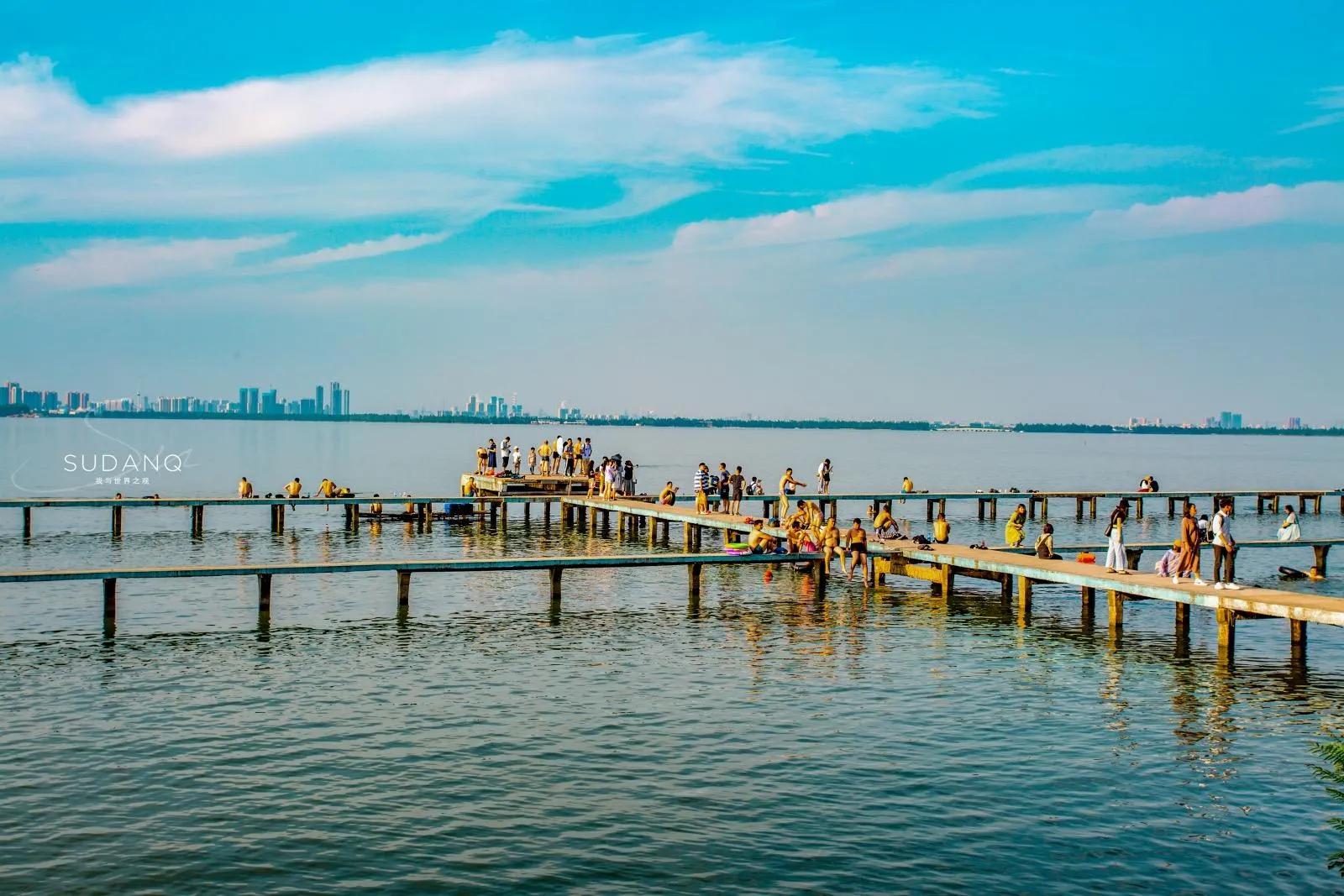 武汉大学被誉为最美大学主要不在于樱花，而在于其建筑和山水园林