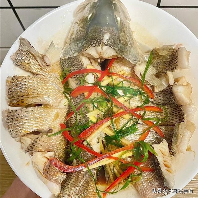 秋季吃这种鱼润燥又养胃,秋季推荐常吃3种食物