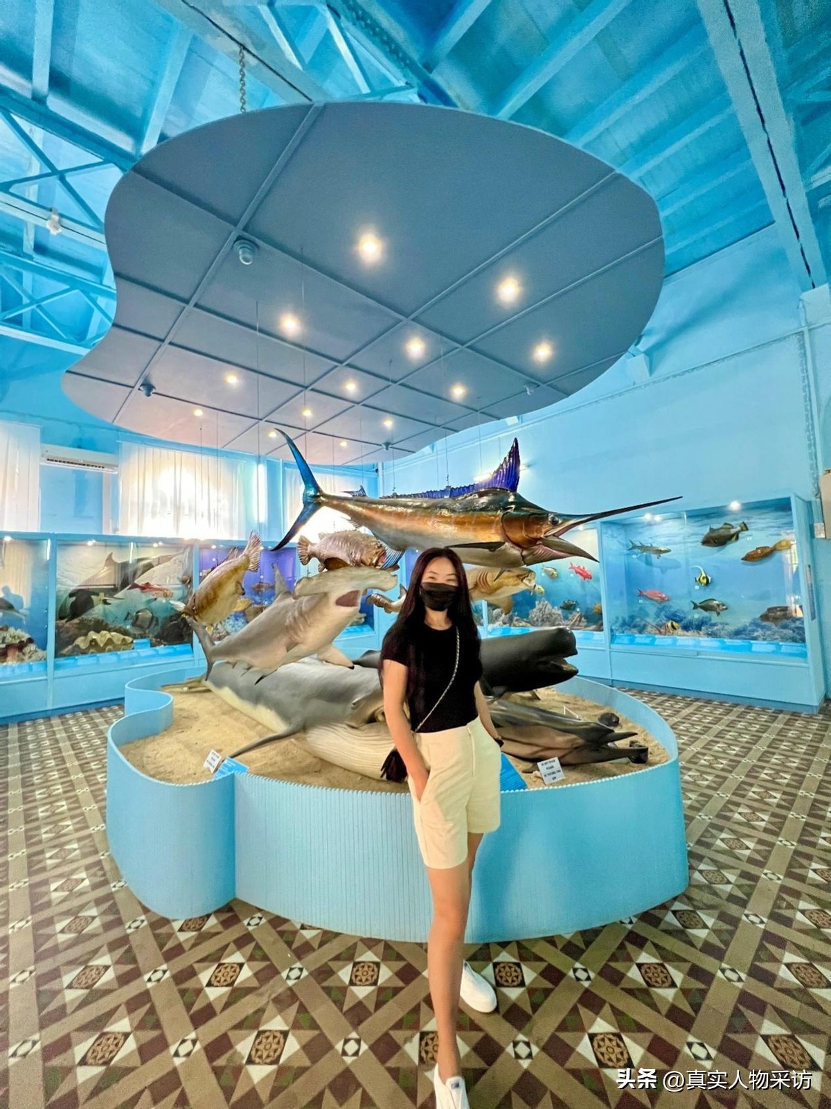 我失恋失业跑毛里求斯散心，被当地小伙表白，蹭吃蹭喝后嫁给他