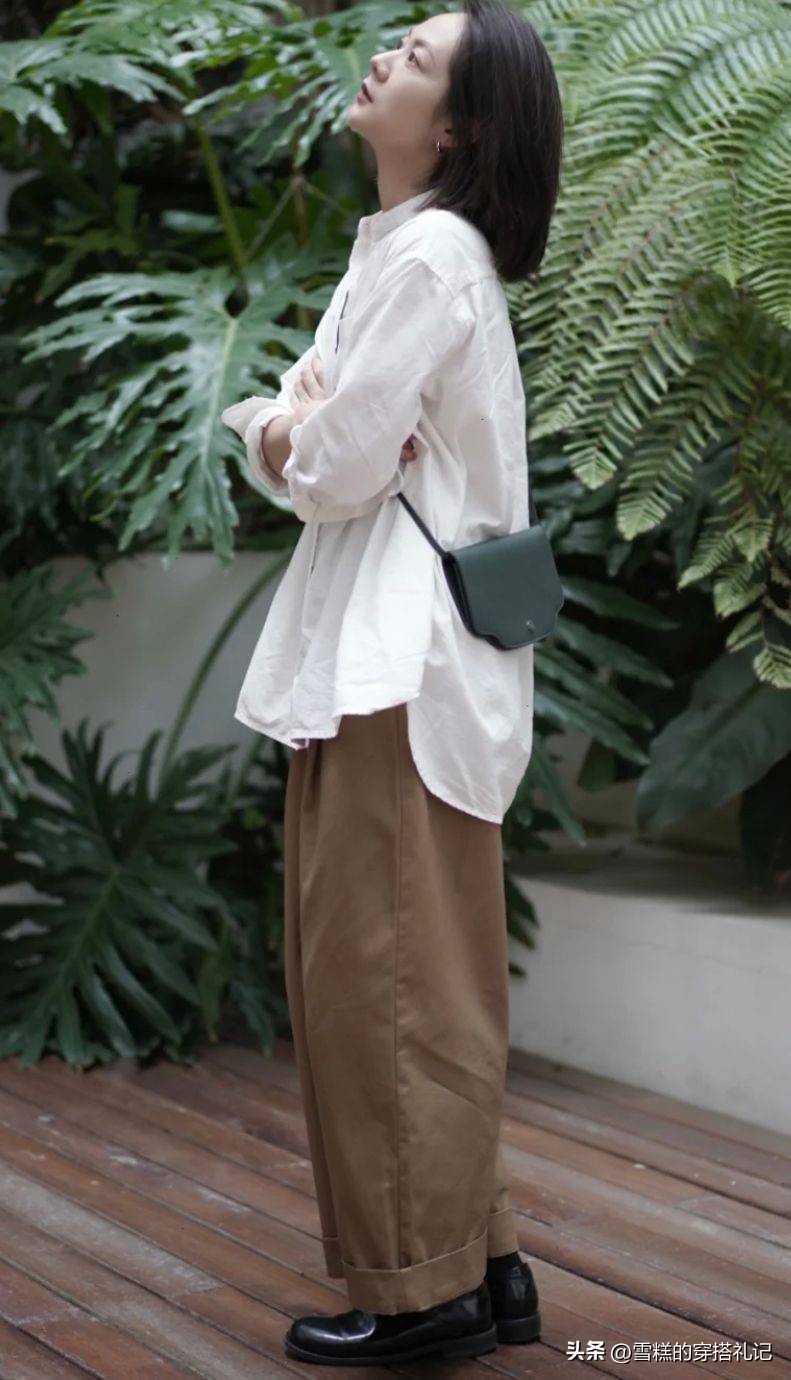 秋冬女款微喇裤百搭时尚洋气,百搭经典修饰腿型的女裤冬