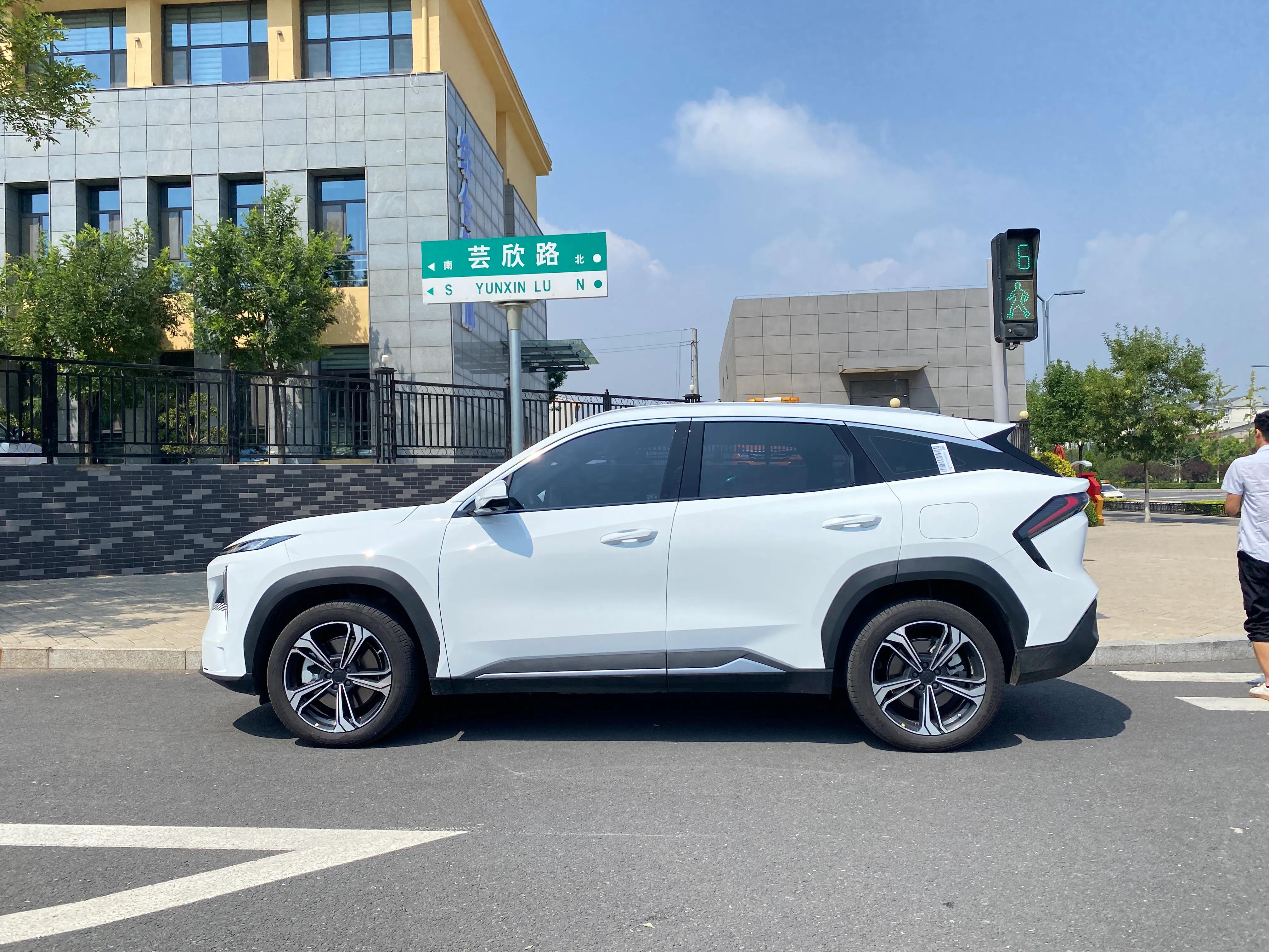 吉利银河l7龙腾版,银河l7效果视频