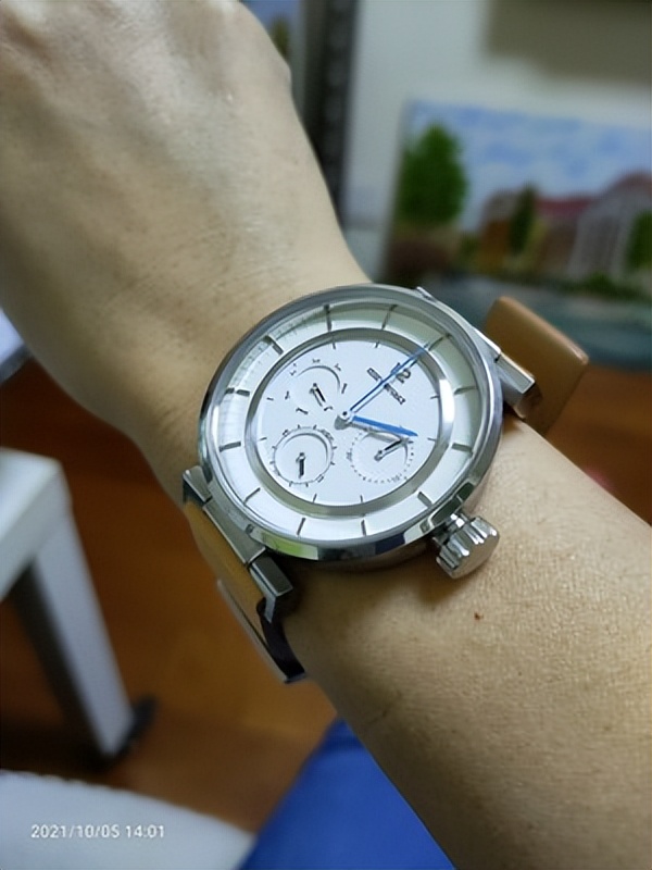 三宅一生的手表值得买吗,三宅一生手表怎么样值得买吗