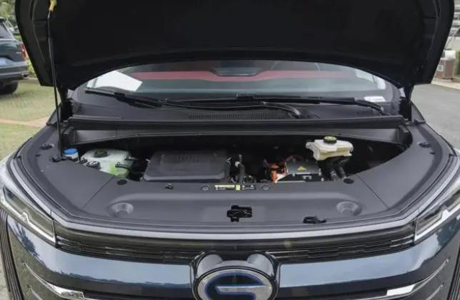 传祺e9MAX对比新岚图梦想家试驾,岚图梦想家跟传祺e9比较