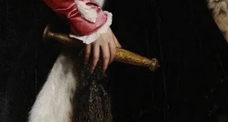 荷尔拜因怎样巧妙的运用色彩和光影，才营造出一种庄严的氛围？