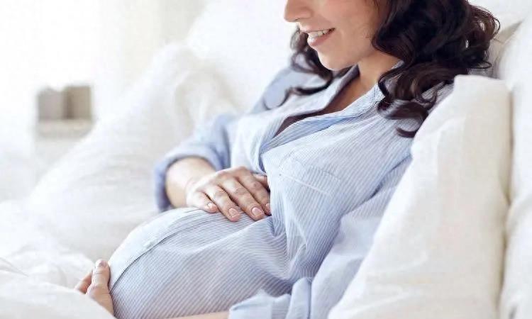 毒瘤家庭：24岁儿媳卖淫，公公收钱婆婆望风！