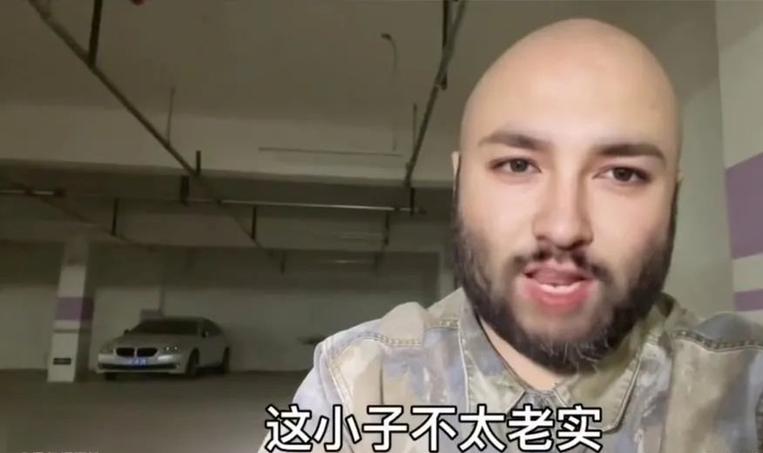 他在河南，靠假装在俄乌前线吸粉40万，坑骗无数中国人