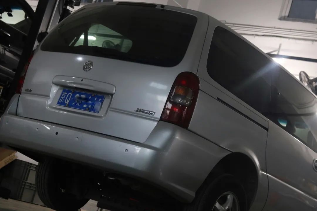 12款经典gl8车身翻新,怪兽修车老车翻新