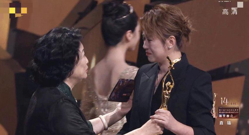 马丽得奖何炅哭了,马丽获奖何炅哭了