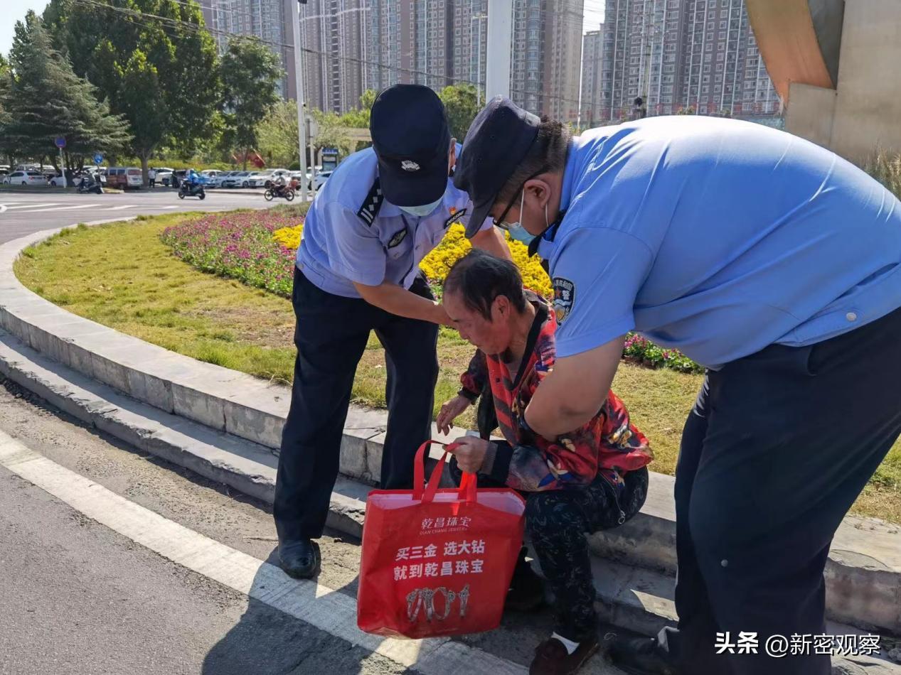 八旬老太被民警送走 (高龄老人迷路安宁民警守护回家路)