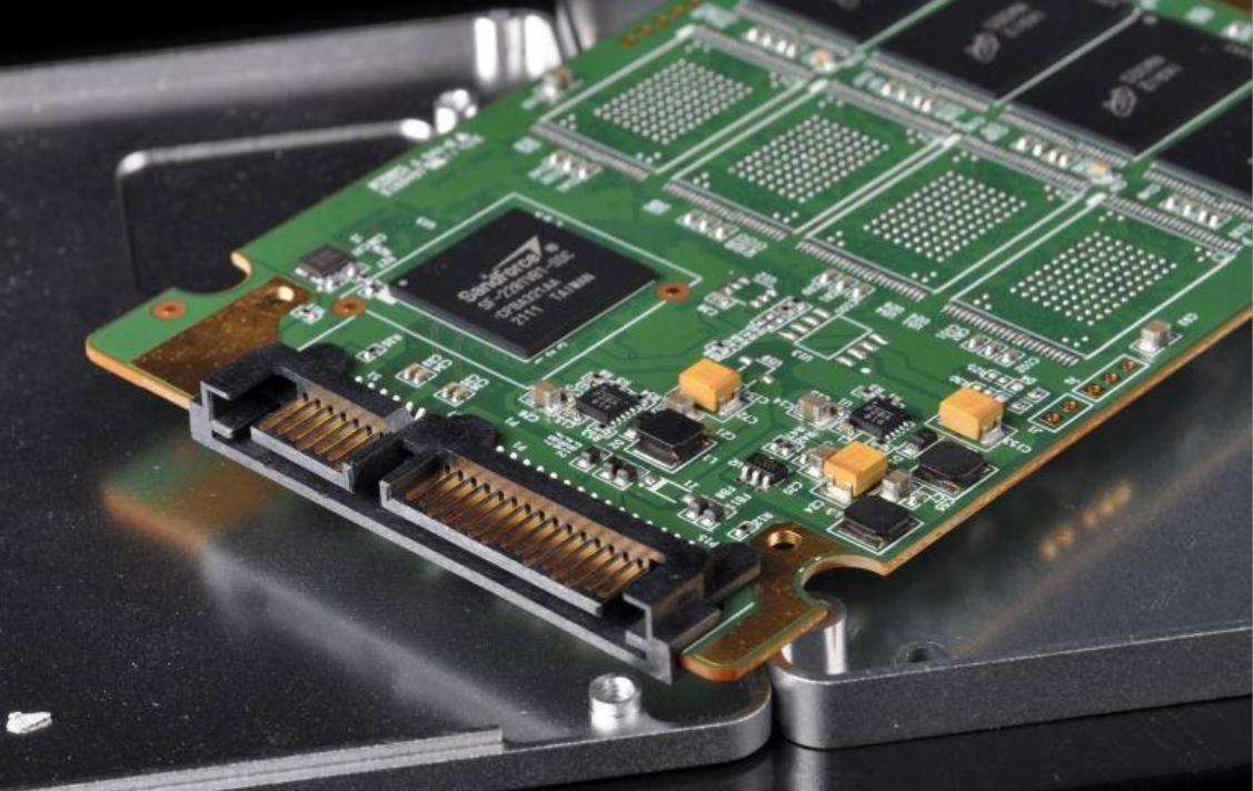 哪个品牌的固态硬盘寿命长性能强,国产移动固态硬盘哪个品牌质量好