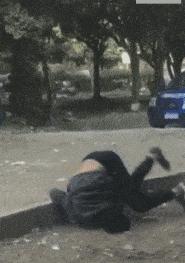 女生在公共场合故意让你难堪,现在的女生一点自知之明都没有