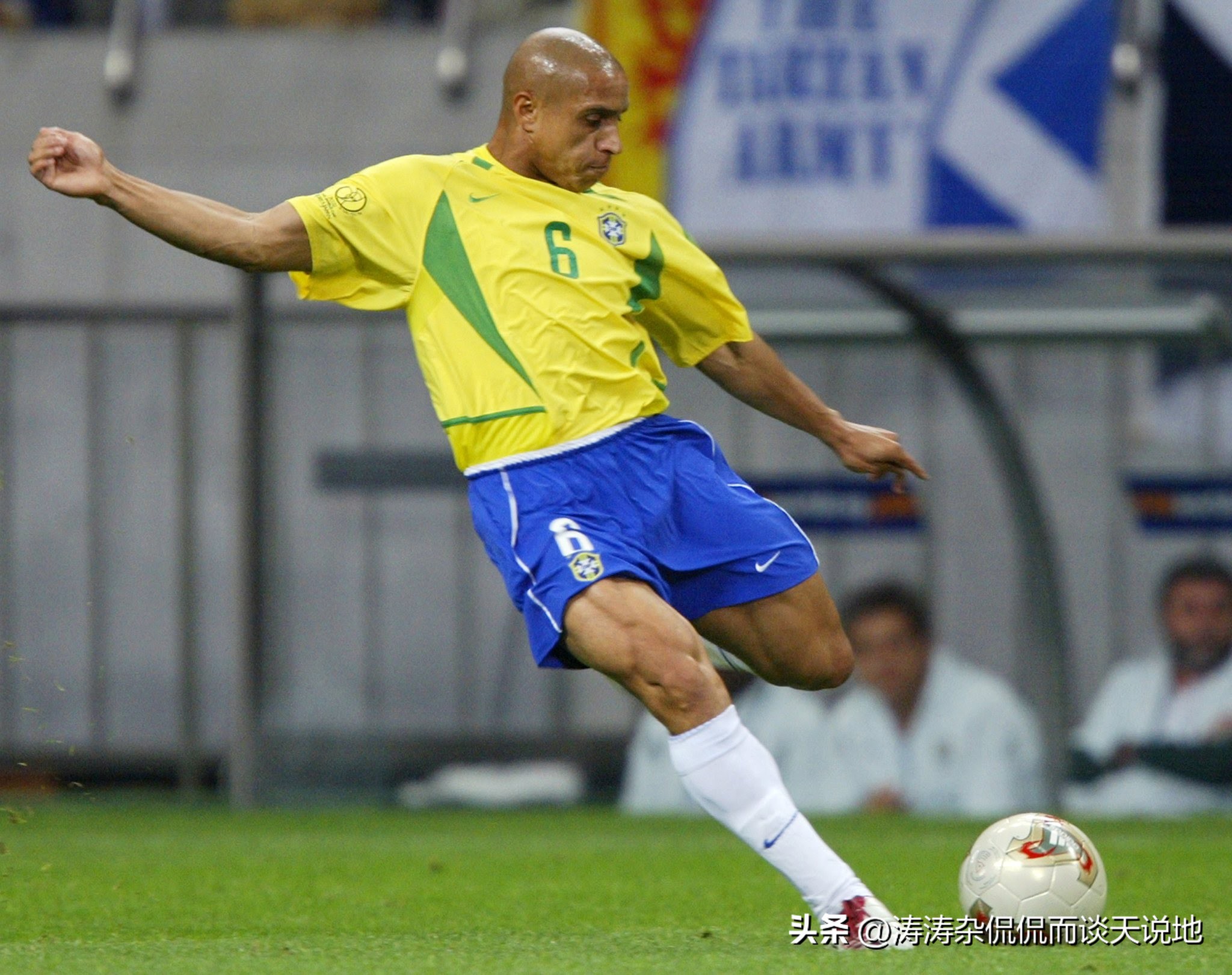 足球每个号位都分别踢哪个位置,足球场上需要爆发力的位置