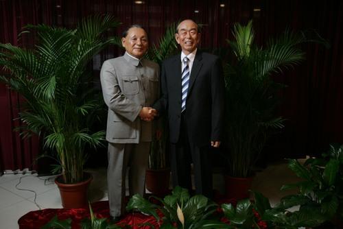 日本记者故意刁难：*鱼岛钓**归属哪国，*小平邓**的巧妙回复，让人敬佩