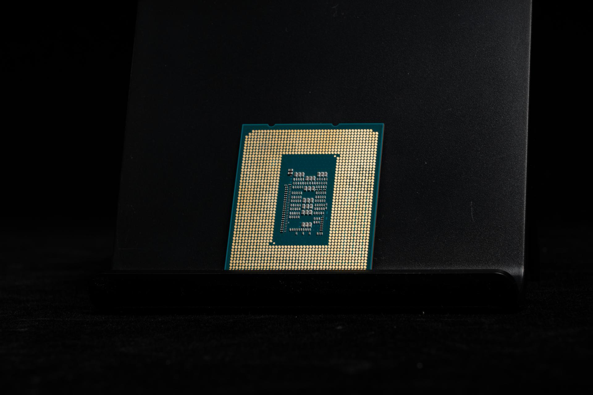 这CPU也太凉快了！IntelCorei312100、12300首发横评