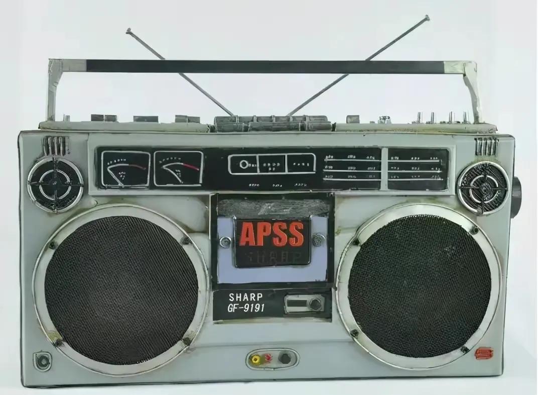 你可还记得黑白电视机上的彩色贴膜？回顾一些八九十年代生活用品