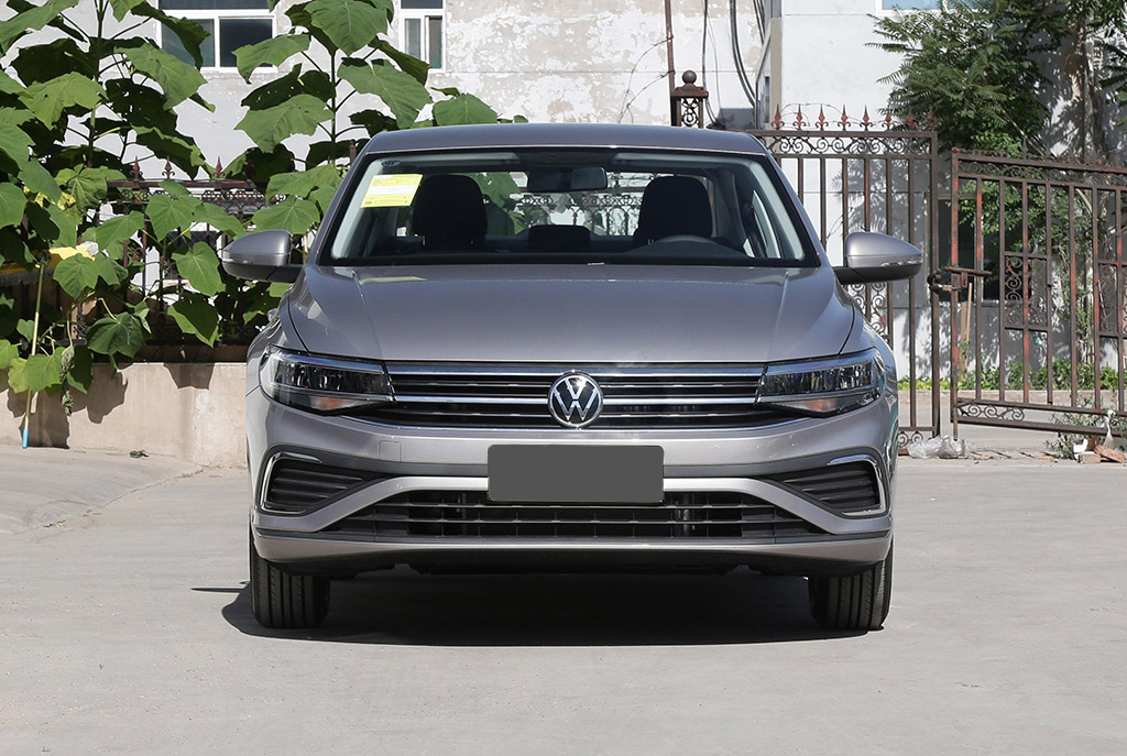 大众2023款宝来新车型上市！换装1.5L+6AT，值得买吗？