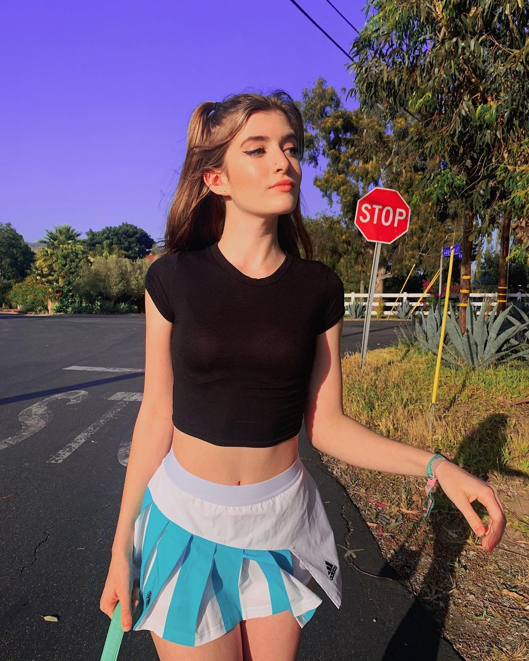 美国18岁星二代卖裸照赚钱？明星父亲痛骂，网友呛：渣男还有脸说