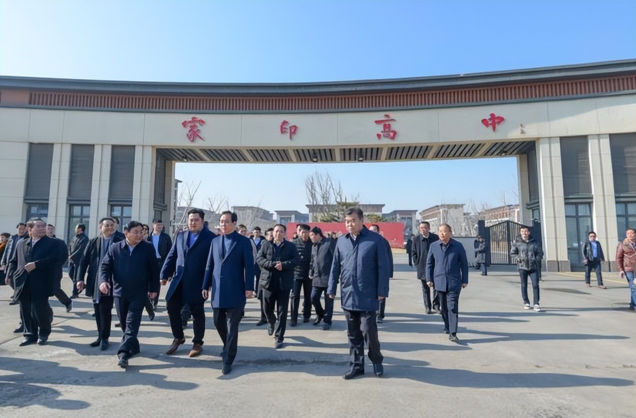 许家印老房子的一副对联,许家印对联花开富贵