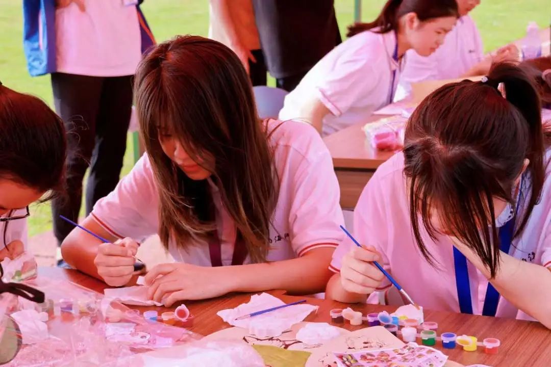 北大青鸟岳阳海纳软件学院女神节,岳阳北大青鸟海纳实训52班