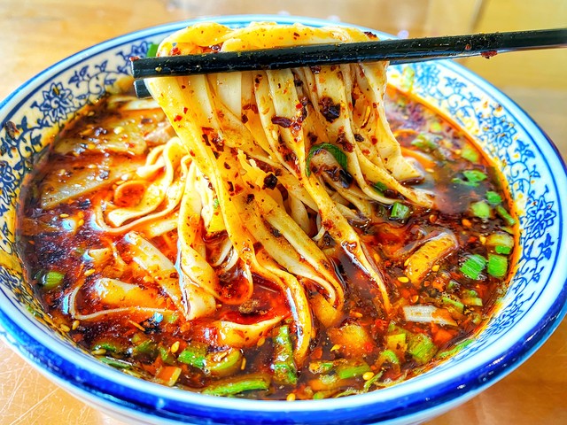 30岁投资5万开个面馆创业怎么样,新模式开面馆如何赚钱呢