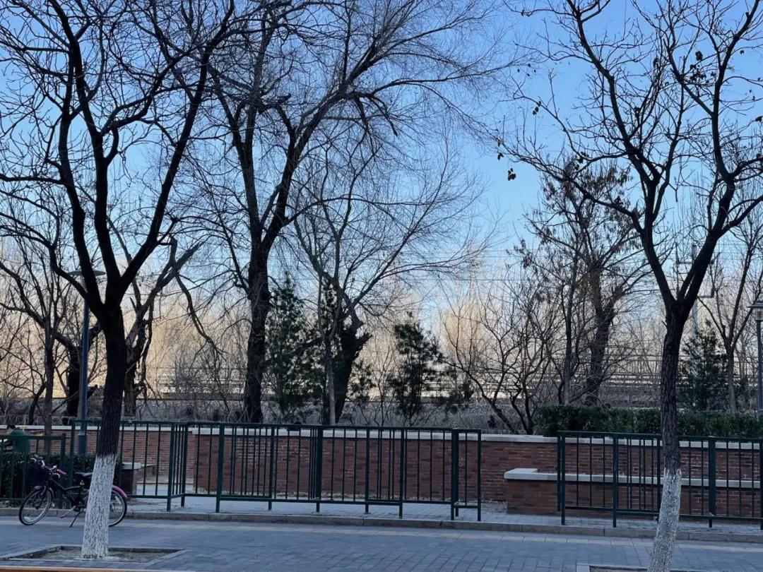 两区交界无地铁的小区涨价了?