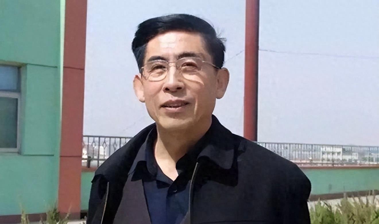 干尽傻事，却年入200亿！河北最“变态”超市，胖东来都服气