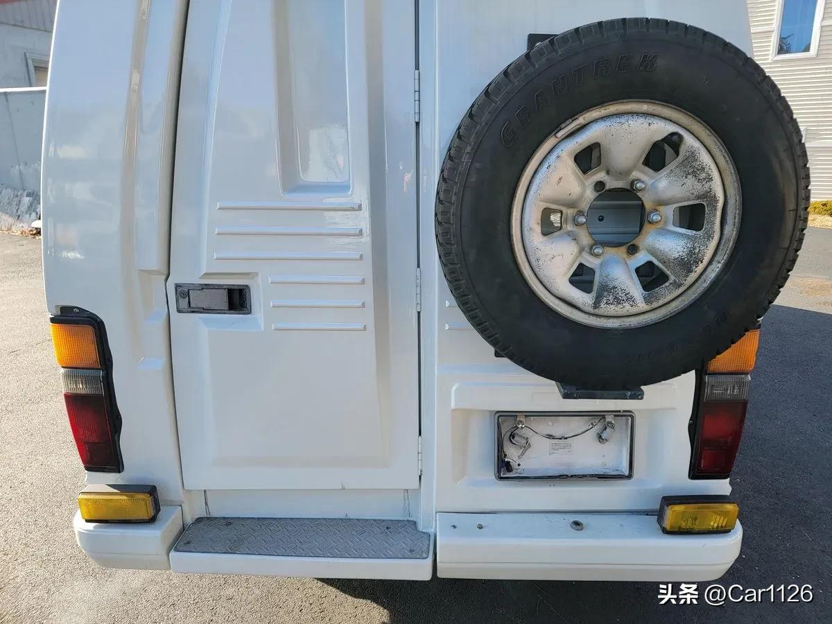 1988丰田HiAceCamper4x4