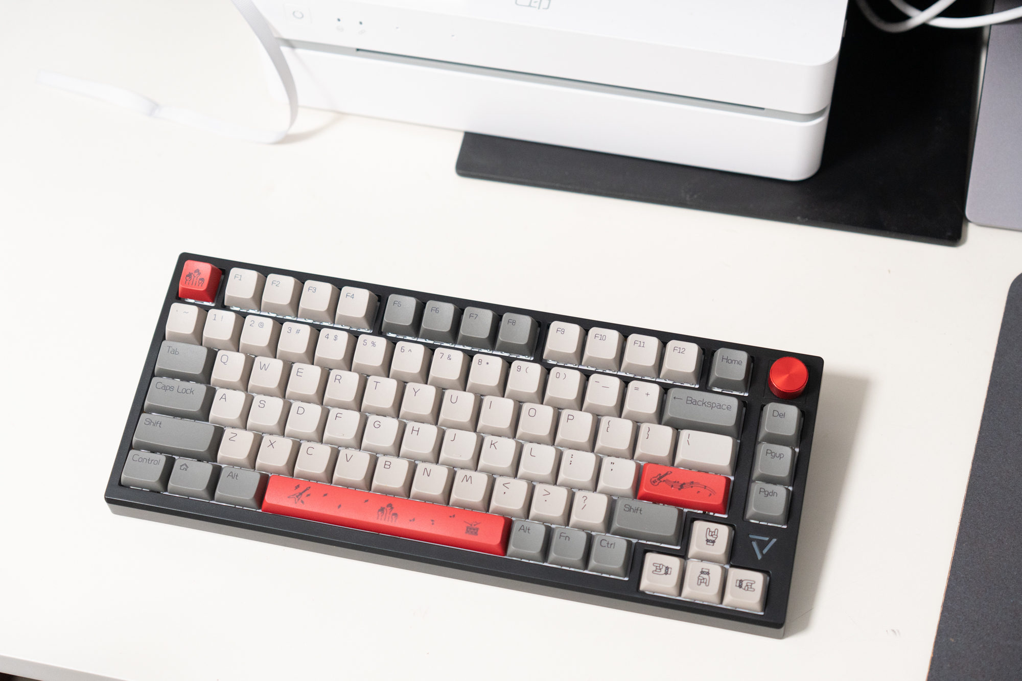 黑爵ak692机械键盘测评,黑爵的机械键盘怎么样值得买吗