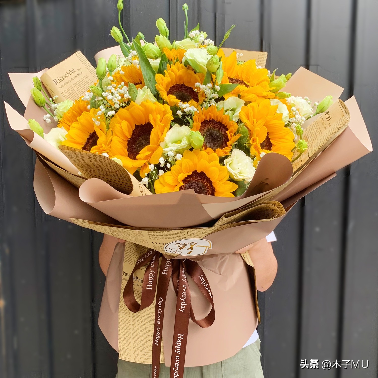 母亲节送什么花给老婆最好,母亲节送什么花给母亲