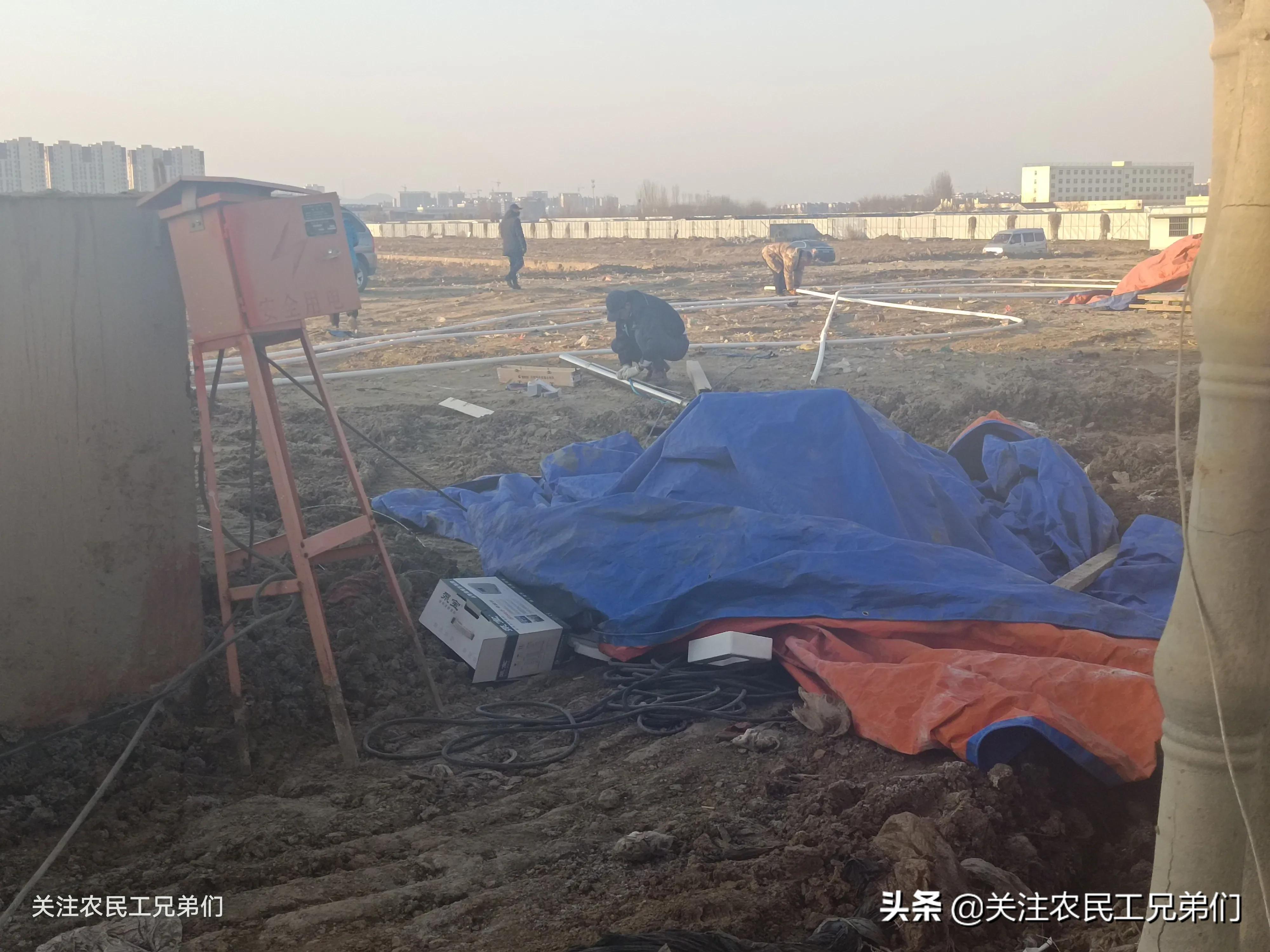 这个外地老板找人干活，三个月才发工资的长期工活，你敢去干吗？