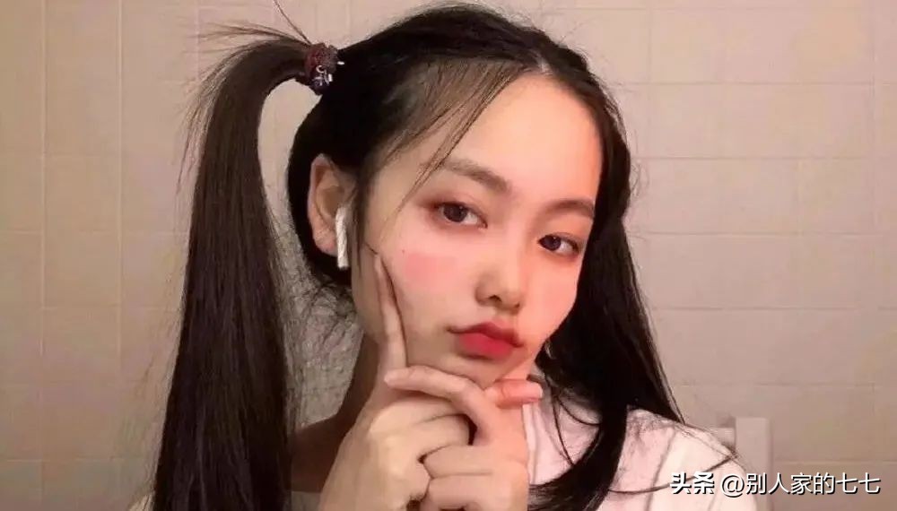 女人发消息给你的表示,女人突然发信息给你说明什么