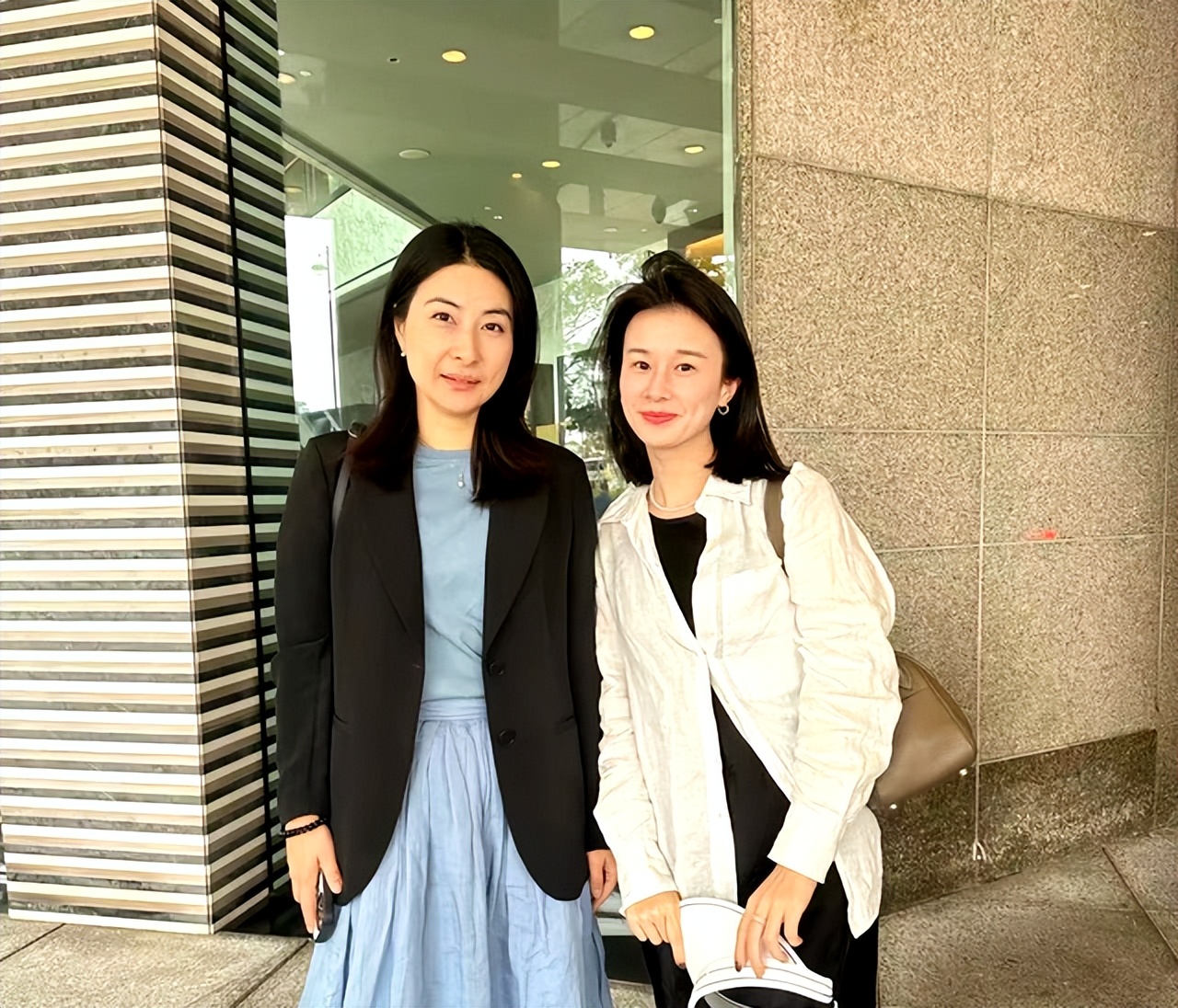 郭晶晶百万礼服,郭晶晶霍启刚的婚礼蓝色礼服